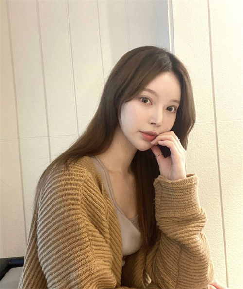 다영 26살 165 / 48 / b컵